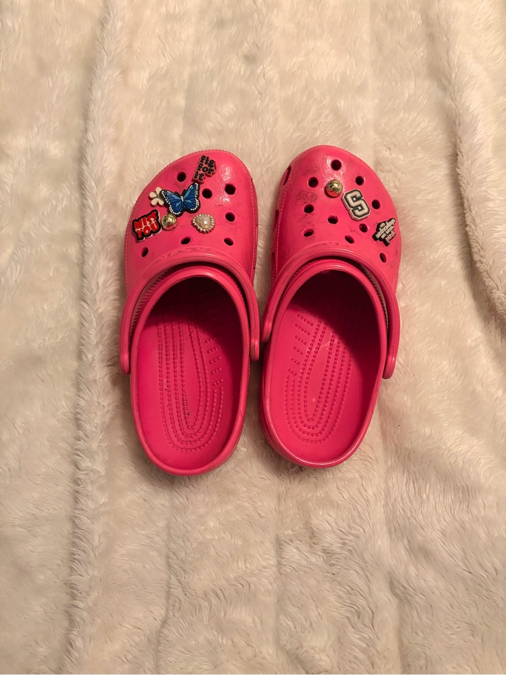 ‘Crocs’ Bright Pink Shiny